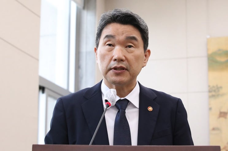  학생인권조례 공격에 몰두한 교육부 장관, 교권 침해 대책은 ‘두루뭉술’  [민중의소리]