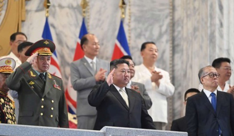 [정전협정 70주년] 김정은, '<b>전승절</b>' <b>열병식</b> 참석했지만... 