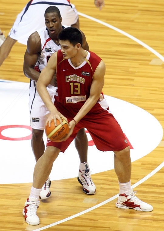 [줌 인 NBA] 만리장성 야오밍, NBA에 피어난 아시아의 자존심!