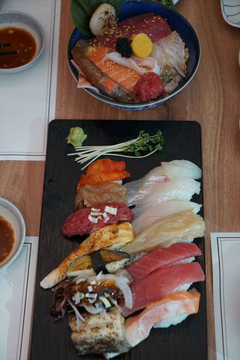 청주시 흥덕구 강서동 초밥맛집, '이색초밥'- 붓으로 쓰담쓰담 발라먹는 초밥전문점, 모듬초밥세트와 '카이센동'(계절해산물 사시미덮밥)  : 네이버 블로그, image size:800x1200