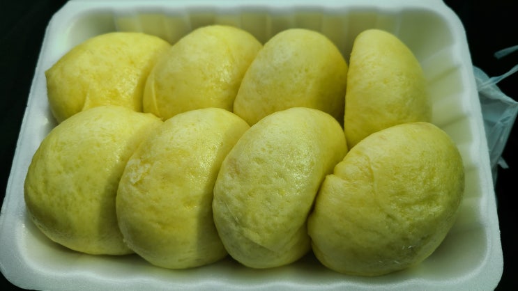  인천시 선재리에서 찐빵 맛집인 [영흥찐빵] 입니다.