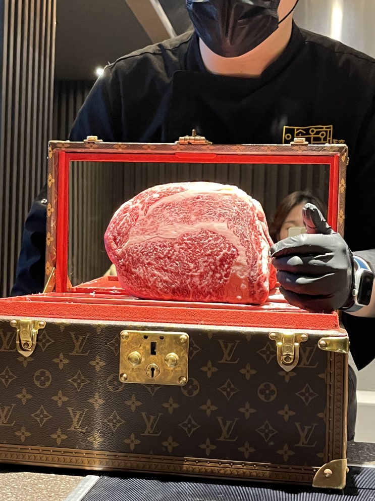  [이속우화 천공 / 압구정]핫해하태!고오급 1++ 루이비통 한우