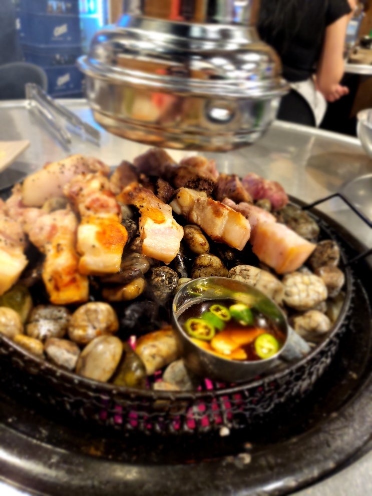  부산 연산동 맛집 자갈에 구워주는 랑돼지 삼겹살