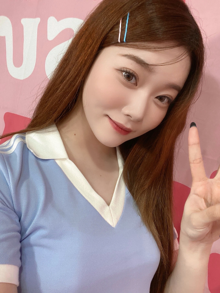 "너무 떨린다" 빌리 츠키, 소녀시대 태연 앞에서 '덜덜' 떤 이유...태연 행한 팬심 고백 "너무 떨린다" 빌리 츠키, 소녀시대 태연 앞에서 '덜덜' 떤 이유...태연 행한 팬심 고백