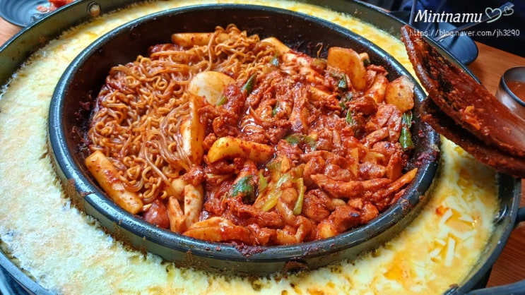 유가네 닭갈비 동성로점 치즈퐁닭 동성로 닭갈비 식당