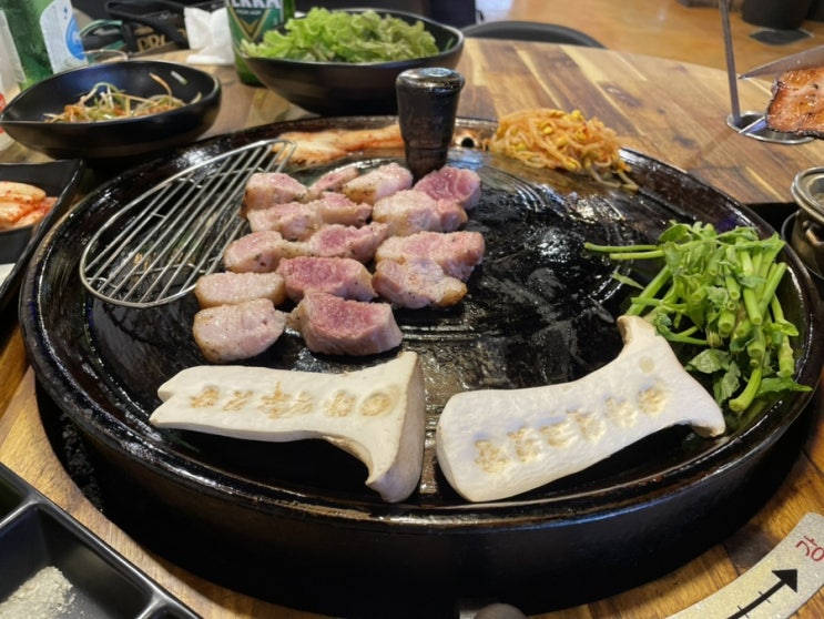  방이동 먹자골목 고깃집 : 황토 화덕에서 굽는 삼겹살 맛집 [화덕고깃간 방이점]