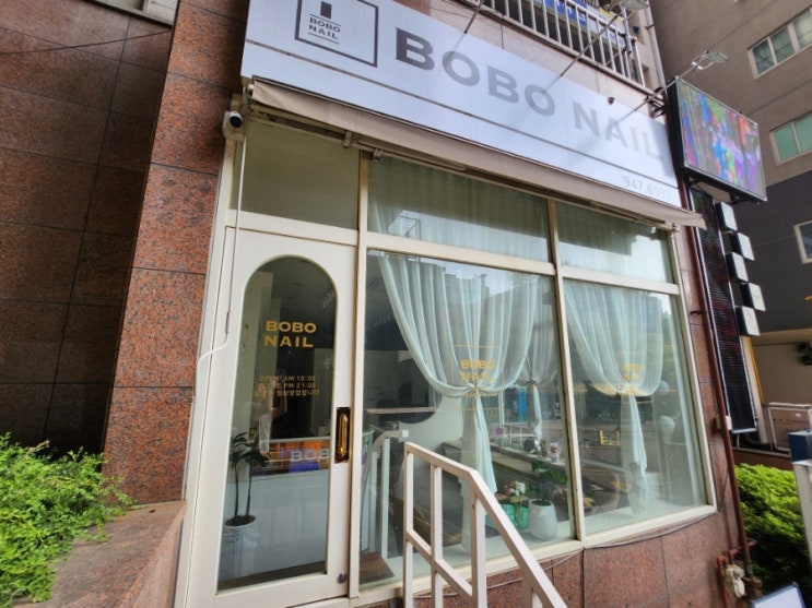  파주 매장 유리창청소전문업체_아하환경솔루션