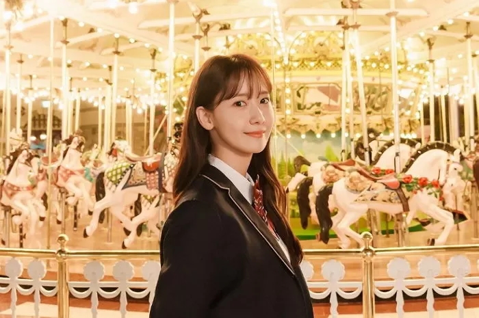 "여고생이라 해도 믿을 듯" '킹더랜드' 윤아, 놀이공원에서 교복 입은 청순 첫사랑 "여고생이라 해도 믿을 듯" '킹더랜드' 윤아, 놀이공원에서 교복 입은 청순 첫사랑