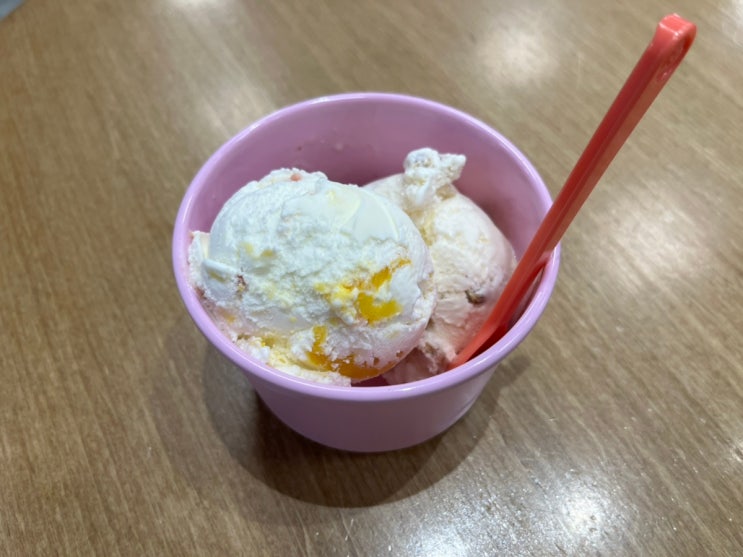  베스킨라빈스 8월 신메뉴! 이달의 맛 아이스 노티드 우유 생크림, 바닐라 아몬드 크런치 먹어봤어요~
