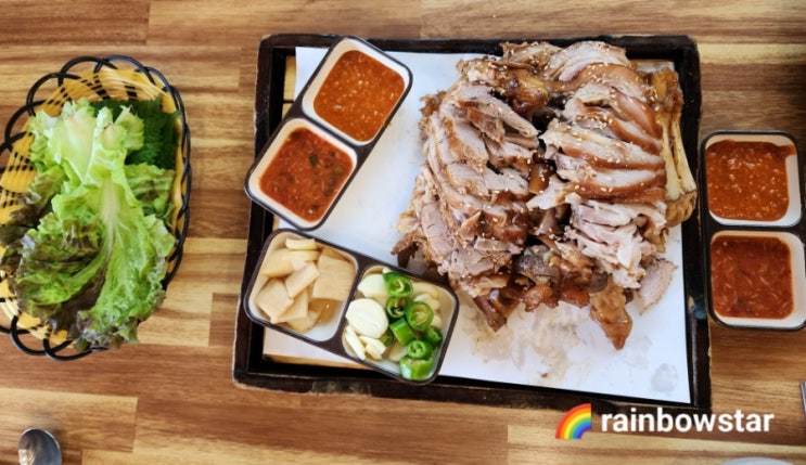  동탄 근처 족발과 칼국수의 조화가 좋은 맛있는 마포족발 앤 전에서 식사했어요.