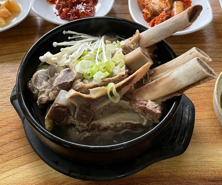  화성 비봉 맛집 추천 : 시골의 푸짐함이 느껴지는 고향의 맛[성호 왕갈비탕]