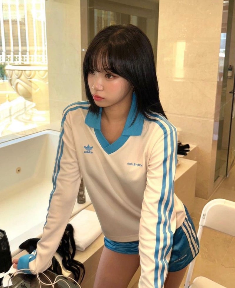 LE SSERAFIM キム・チェウォン：スポーティ＆リッチ x アディダス ジャージロングスリーブ、パンツ