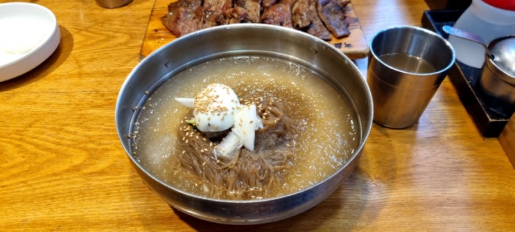  [신림/육쌈냉면] 줄서서 먹는 숯불고기 주는 냉면 맛집