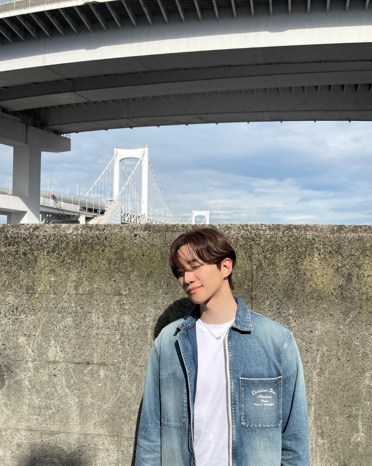 킹더랜드 이준호의 디올 아뜰리에 데님 셔츠 얼마? 킹더랜드 이준호의 디올 아뜰리에 데님 셔츠 얼마?