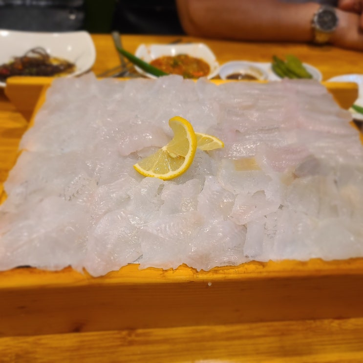 부산 넘버원 회 맛집, 만덕동 항구횟집
