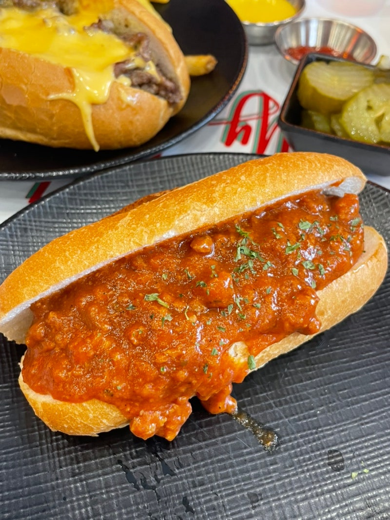 Tim 'Bubba' McNamara Serves up Over Two Decades of Dogs – Do The Shore, image size:800x1067