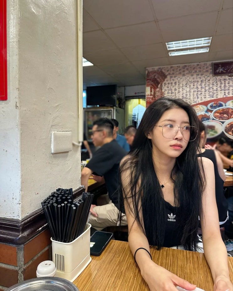  여자 연예인 목걸이로 사랑받는 명품 브랜드 반클리프 앤 아펠 네잎클로버 목걸이 w. 미주