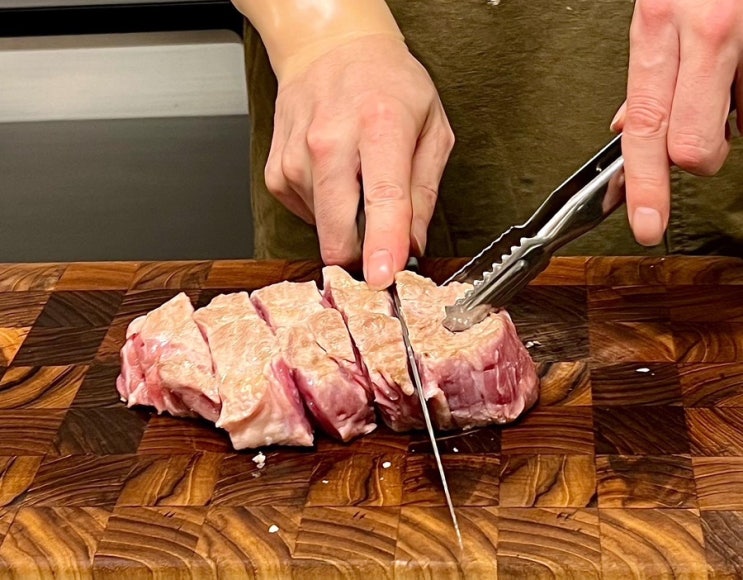  [ 성수 / 맛집 ] 육즙 퐝퐝터지는 ‘꽃목살’ 이 있는 성수맛집 메종성수돈 _ 성수고깃집, 목살맛집, 삼겹살맛집, 뚝섬맛집, 데이트코스, 깔끔한 고깃집, 분위기 맛집