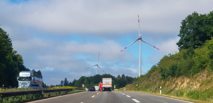  독일 도로, 국도, 아우토반을 185km/h로 달리다; 휴게소 화장실, 주유하는 법, 도로상태, 주의사항 등 동영상 포함