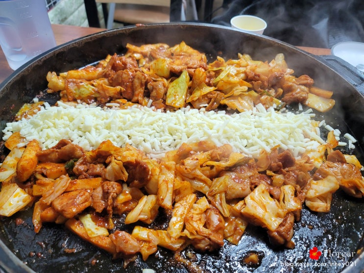 강원도홍천 맛집 궁중닭갈비&쭈꾸미 치즈토핑은 필수 친절하고 맛있던 곳