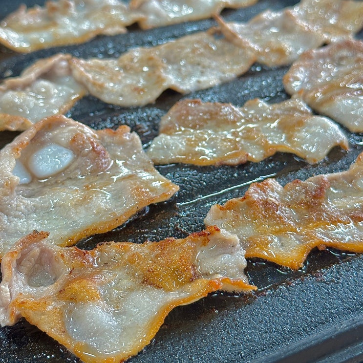  거제 중곡동 맛집 불타는돼지 이번에 오픈한 고기집이에요