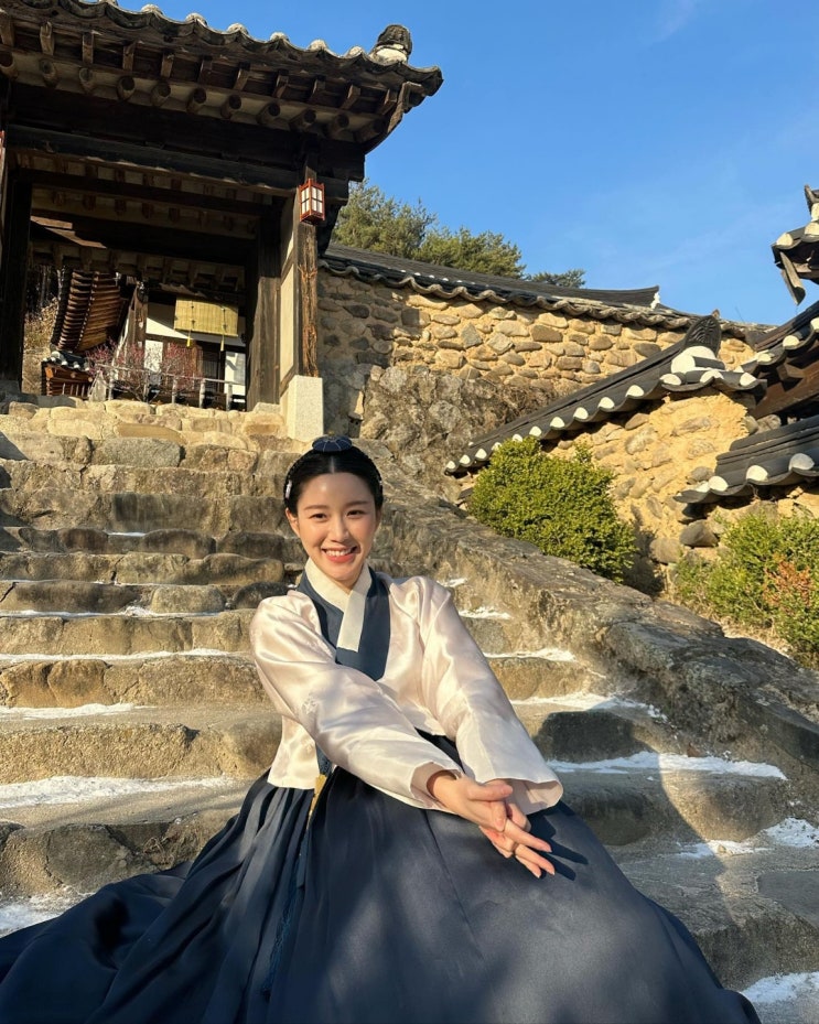 이다인, 이승기 반한 이유 있었네…곱디 고운 한복 자태 이다인, 이승기 반한 이유 있었네…곱디 고운 한복 자태