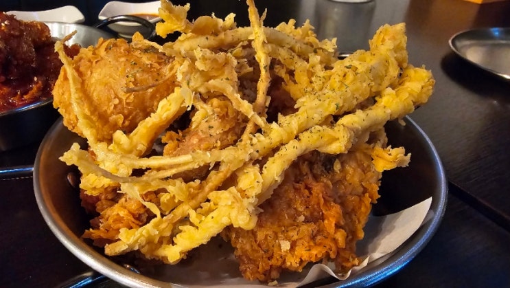  신대방삼거리맛집 신대방동치맥 땡길 땐 나는 자연닭이다 신대방삼거리점 인삼치킨 강추요!