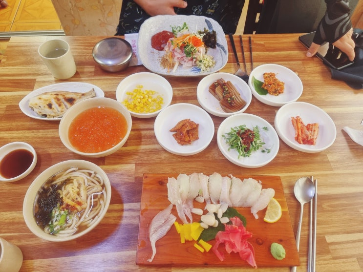  반월당일식 명성회초밥 가성비 갑 밑반찬 많이 나옴
