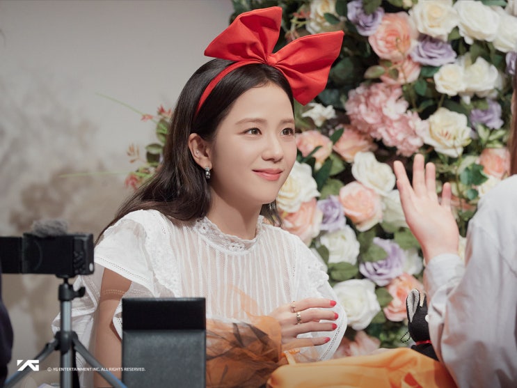  블랙핑크 지수안보현, 열애 빠르게 인정한 YG...이를 두고 누리꾼이 내놓고 있는 추측 2가지