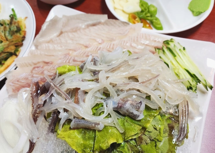  삼웅수산 회 산오징어 - 둔촌역 횟집추천! 오징어회가 맛있는 곳