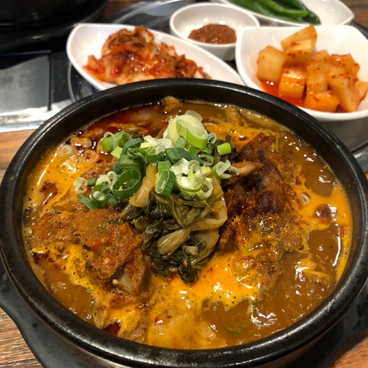  송도 뼈해장국 맛집 청기와감자탕 인천대역점 낮술도 가능