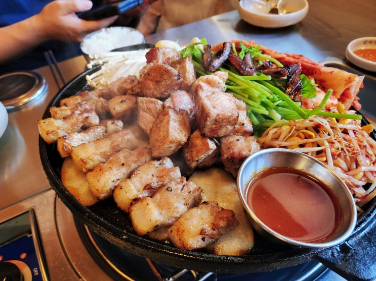  오목교역 맛집 삼겹살 한판을~ 임대장