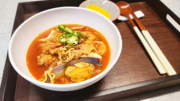  정성스러운 맛의 짬뽕라면 밀키트 추천