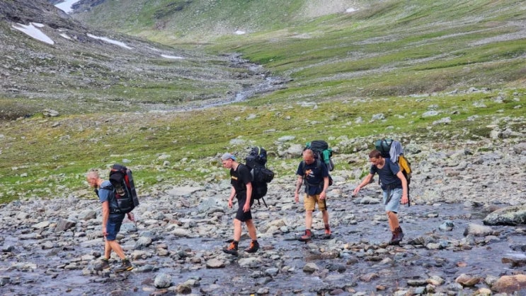  스웨덴 여행 Day 6: 쿵스레덴 3일차 - 셀카야우레 지나 6km 지점 캠핑(26km, 누적: 66km) - 길 위에서 만난 이들이 풍경이 되다