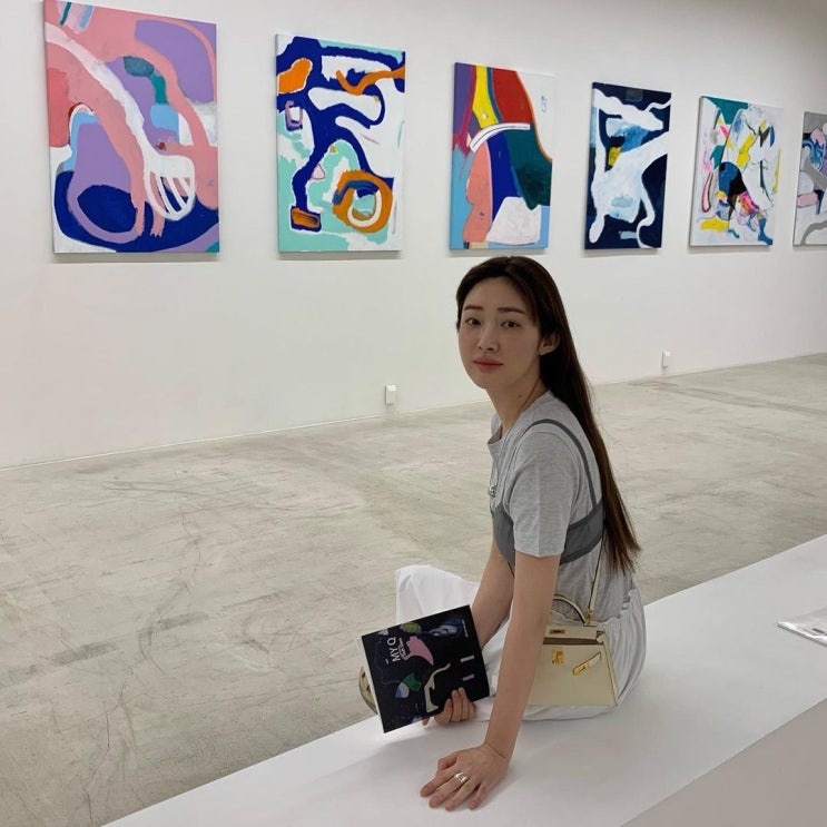  여자 여름 어글리슈즈로 사랑받는 여성 트레일 러닝화 브랜드 호카 오네오네 추천 w. 차정원 패션