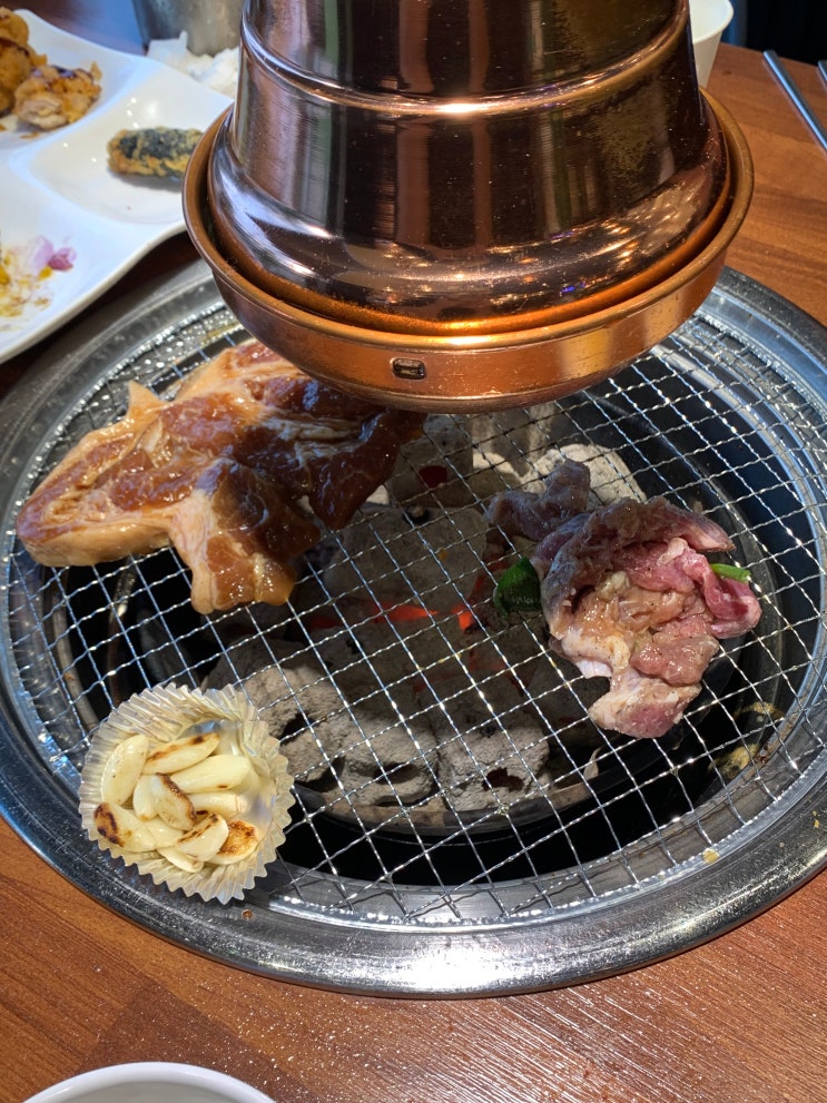  전주 평화동 맛집 고기싸롱 퀄리티 좋은 삼겹살 숯불에 구워줌