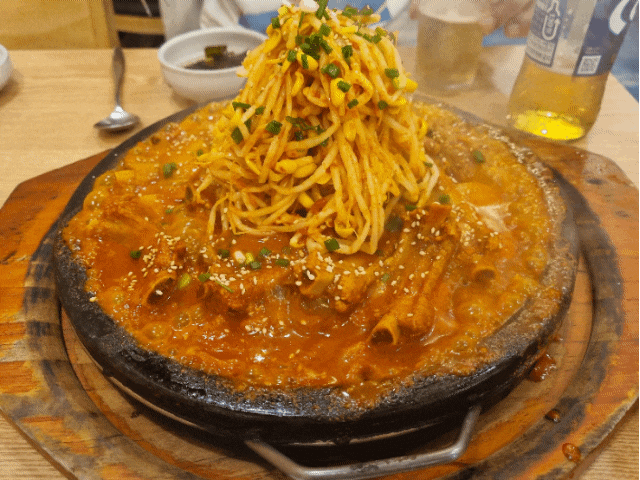  경주 황리단길 찐맛집 다인매운등갈비찜 맛있게 매워요.