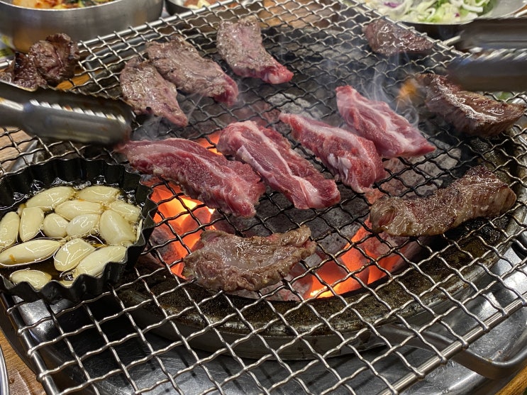  [대구] 곁들이 반찬이 잘 나오고 고기가 신선한 '석경'