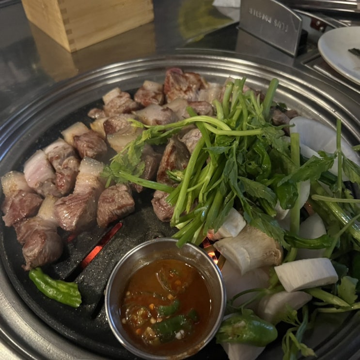  가경동 홍대 먹고기에서 흑돼지 먹고왔어요