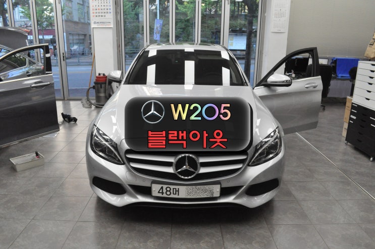  벤츠 C클래스 W205 모니터 전원불량 블랙아웃 인터페이스 메인보드 고장수리 - 수원테크(수입차오디오AV모니터앰프튜너수리전문)