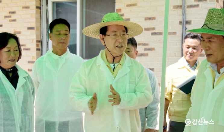 <b>김영록</b> <b>전남</b><b>지사</b>, 폭염 피해 최소화 등 함평서 잇단 현장 행보