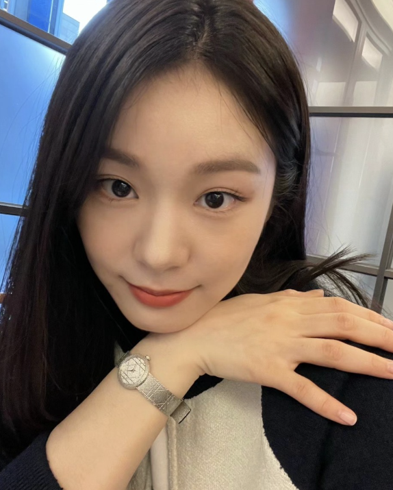 여자 30대 명품 메탈 손목 시계로 사랑받는 여성 브랜드인 디올 타임피스 추천 w. 김연아