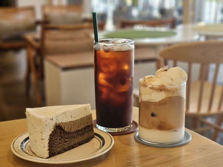  뚝섬역 카페 헛개차 아메리카노와 몬드크림라떼가 맛있는 누아흐
