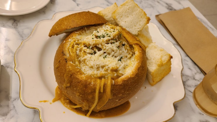  서울시 구로에서 한국 최초 커리 전문점 맛집인 [델리커리] 입니다.