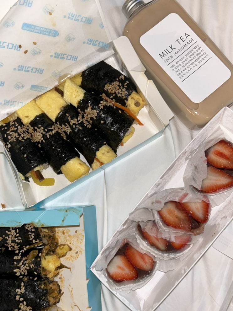  여수 이순신 광장 먹거리 리스트 / 딸기모찌 서녹씨 바다김밥 추천맛집 주차장 꿀팁