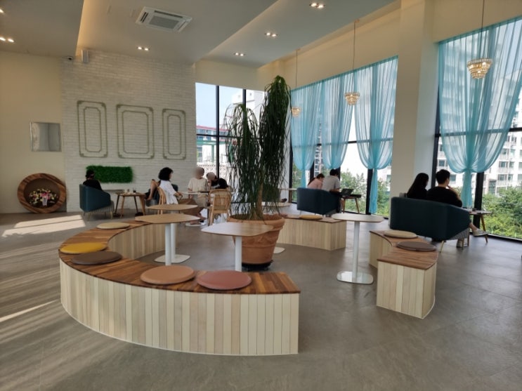 김포 풍무동 대형카페 팟시아가든! 아이와 함께 신상 베이커리 카페를 다녀오다 김포 풍무동 대형카페 팟시아가든! 아이와 함께 신상 베이커리 카페를 다녀오다