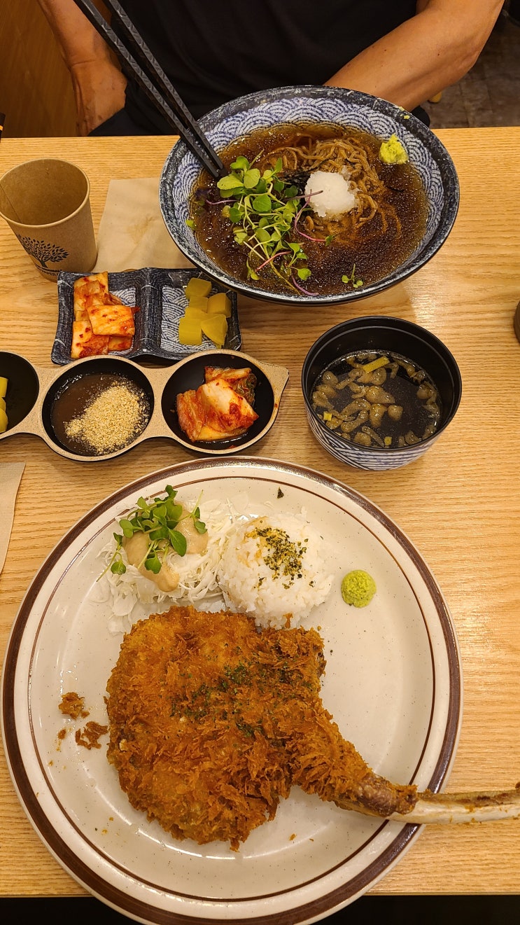  서울시 마곡에서 제주도 생등심으로 만든 돈까스 맛집인 [오유미당] 입니다.