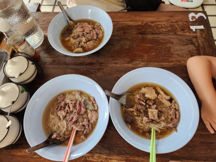  치앙마이 블루누들 4살 아이랑 후기 (올드타운 고기국수 맛집)
