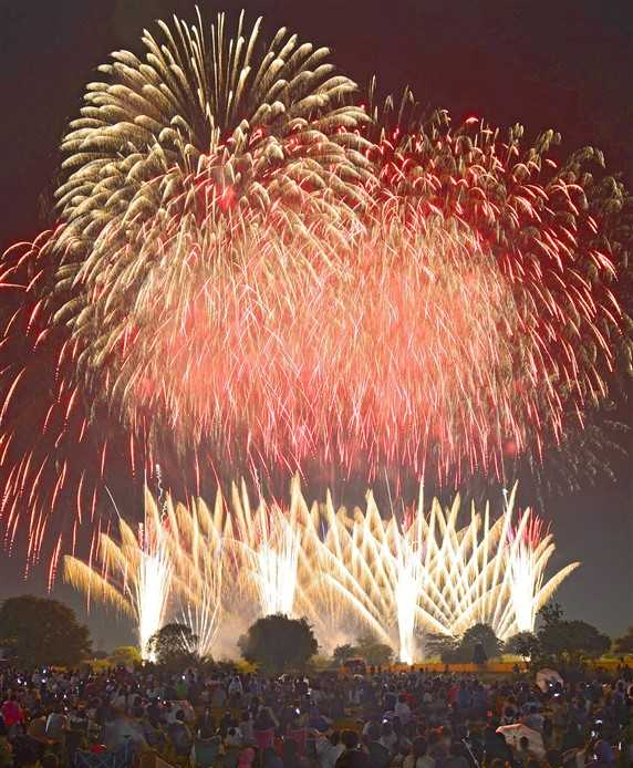 8월의 쿠마모토, 불꽃놀이 축제 줄줄이 (쿠마니치신문 230805)