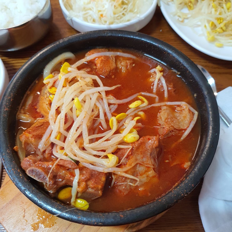  경기도 포천맛집 금강산 매운갈비찜에서 매콤한 한상